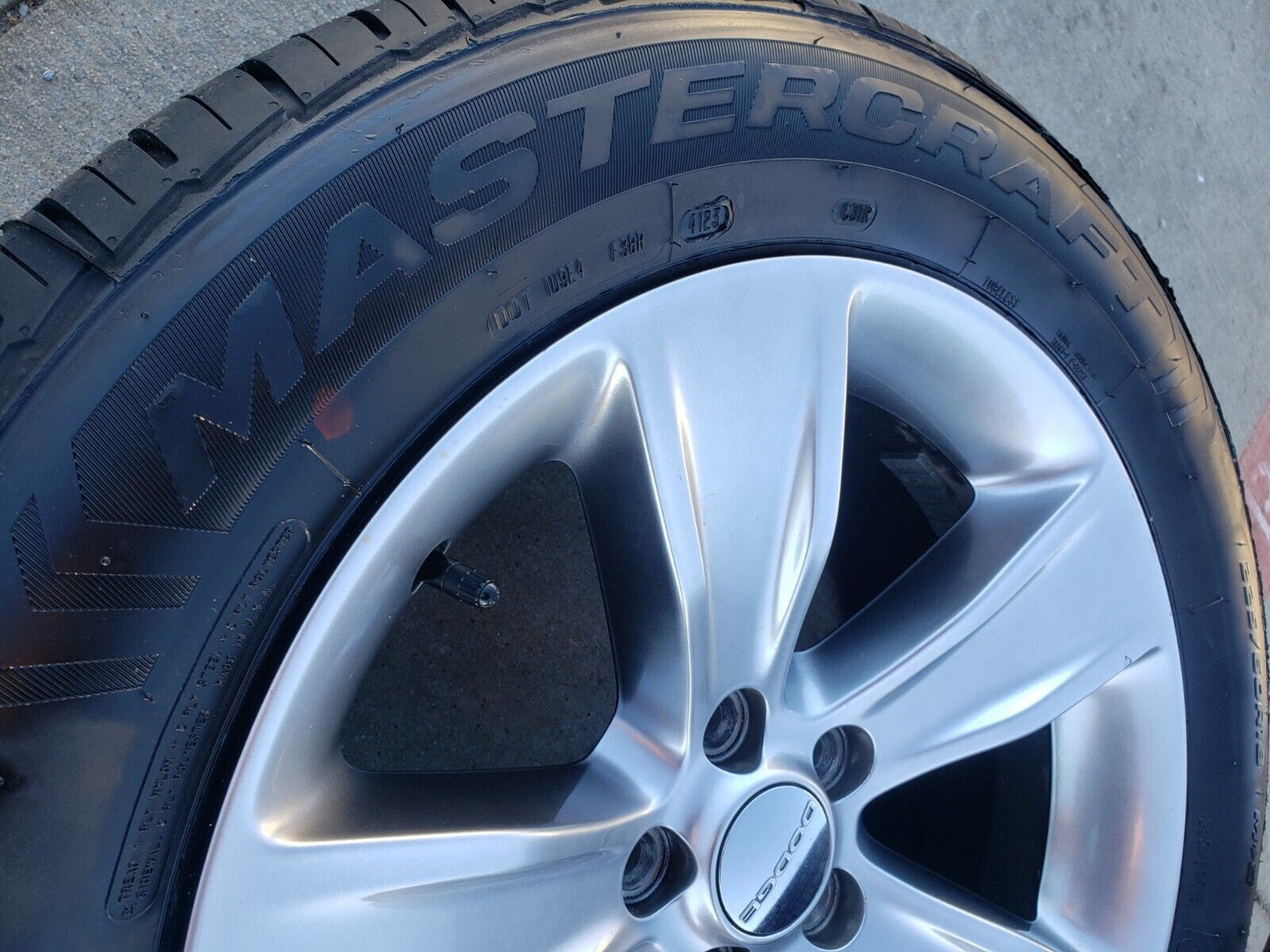 18" Dodge Charger Challenger Chrysler 300 OEM 2521 wheels rims tires NEW
