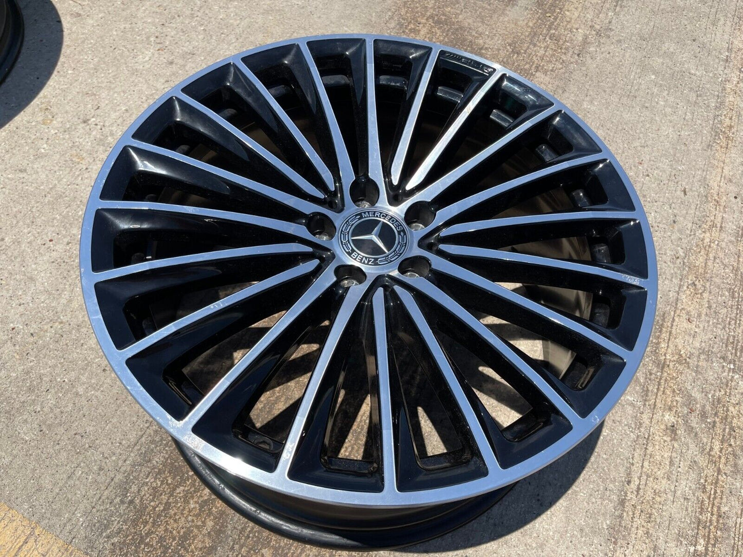 20x9.5 Mercedes GMC300 GLC350 GLC43 AMG OEM spare rear 2023 2024 2025