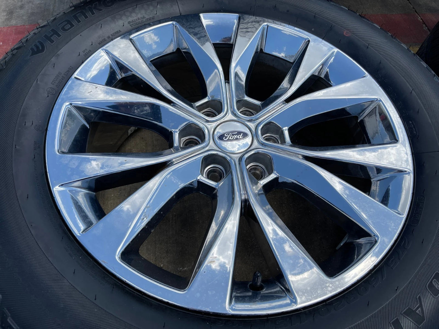 20" Ford F-150 Expedition chrome rims wheels 10003 OEM tires CLEAN