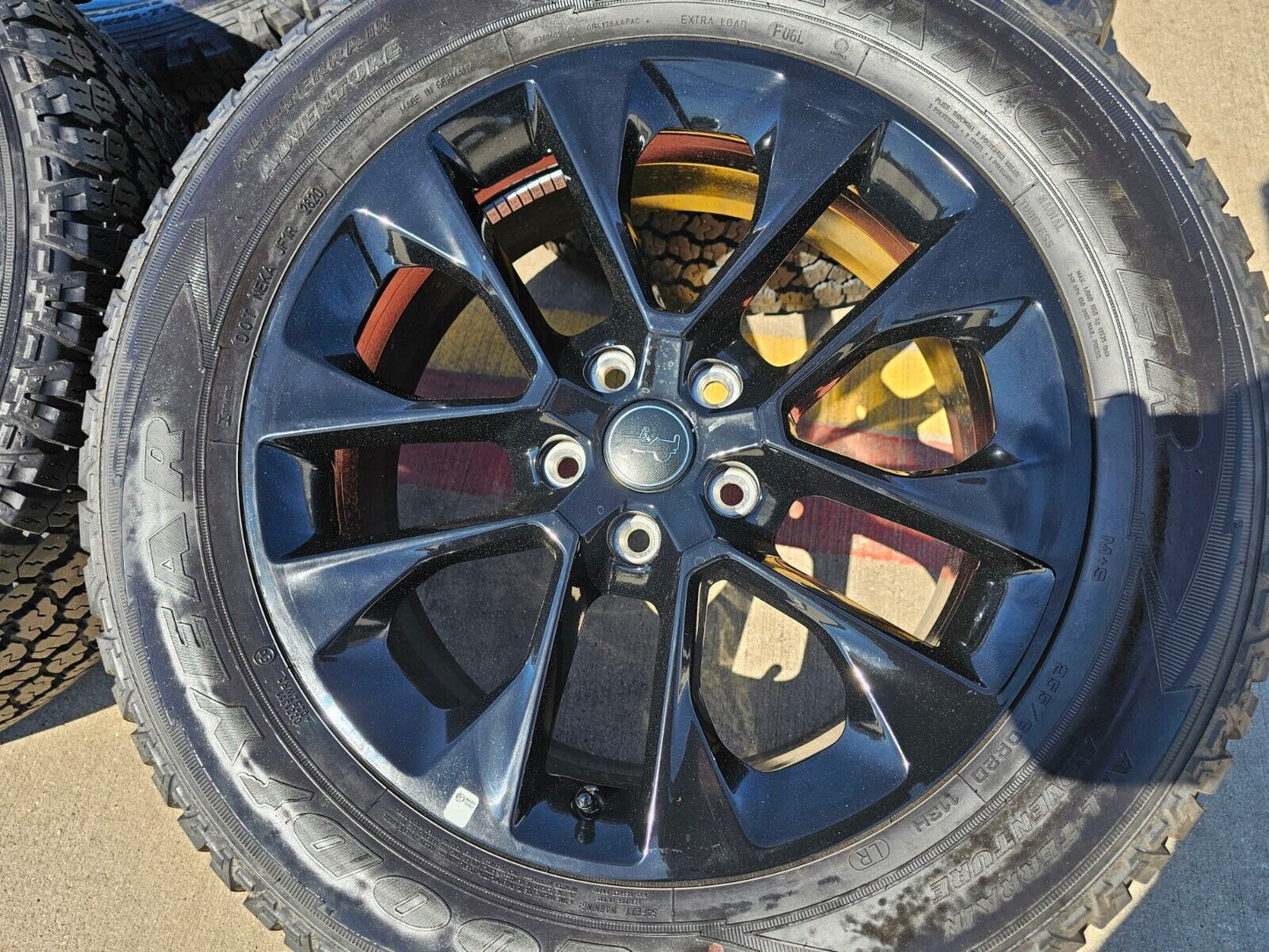 20" Jeep Wrangler OEM Black wheels rims 96902 9262 Gladiator tires