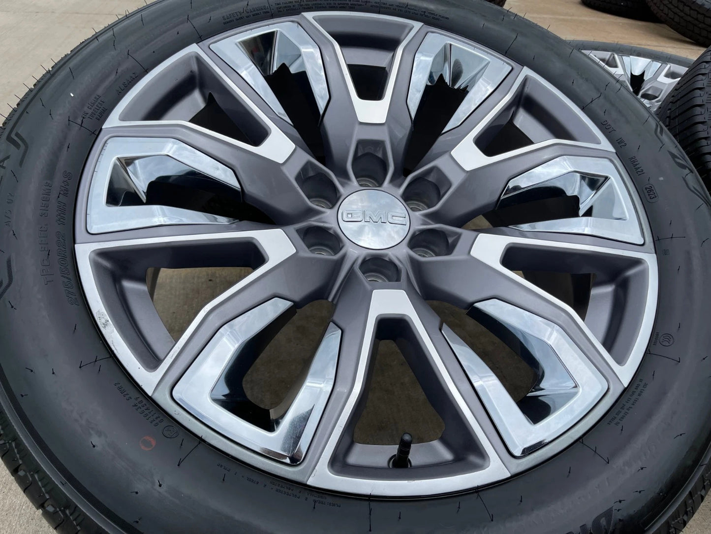 22" GMC Yukon Chevy Tahoe Escalade OEM chrome 95513 wheels rims