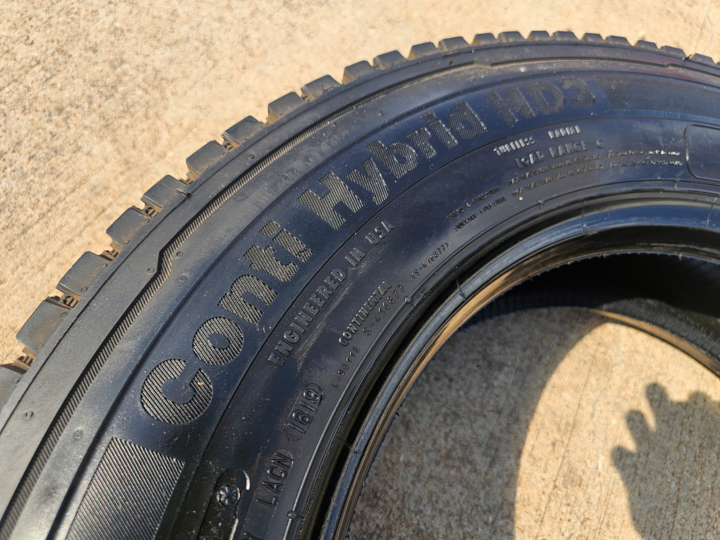 (1) 225/70/19.5 Continental Conti Hybrid HD3 tire 225/70r19.5 LT 14 PLY