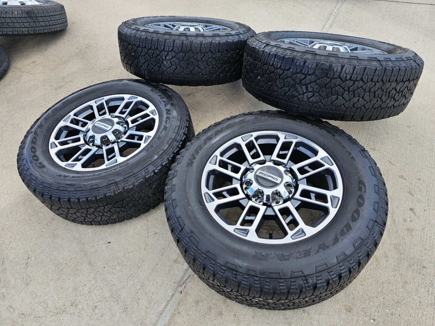 20" Ford F-250 F-350 OEM LIMITED Platinum wheels rims 10302 10483 2024 2025
