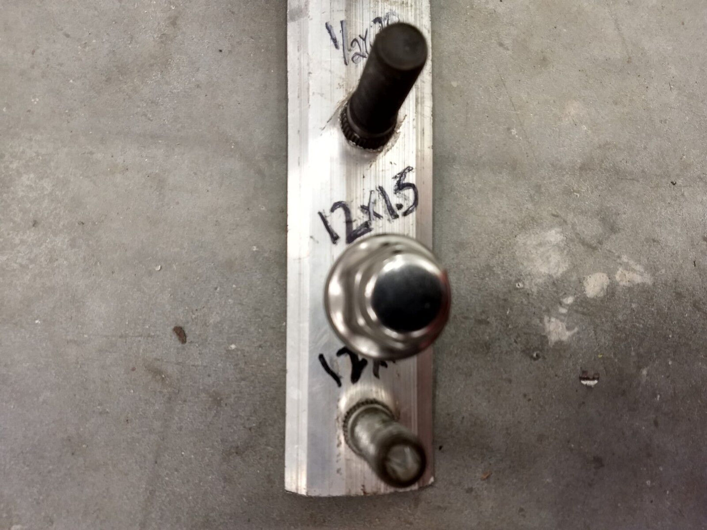 (20) OEM Toyota Camry lug nuts polished 12x1.5 Avalon Corolla Rav-4 Lexus RX350