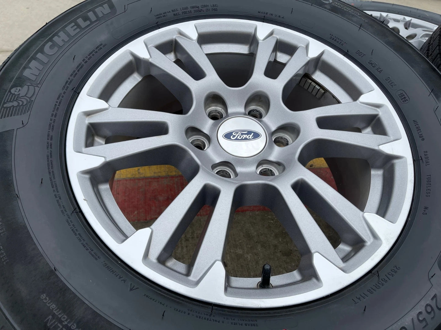 18" Ford F-150 Expedition OEM rims wheels 10001 tires NEW MICHELIN