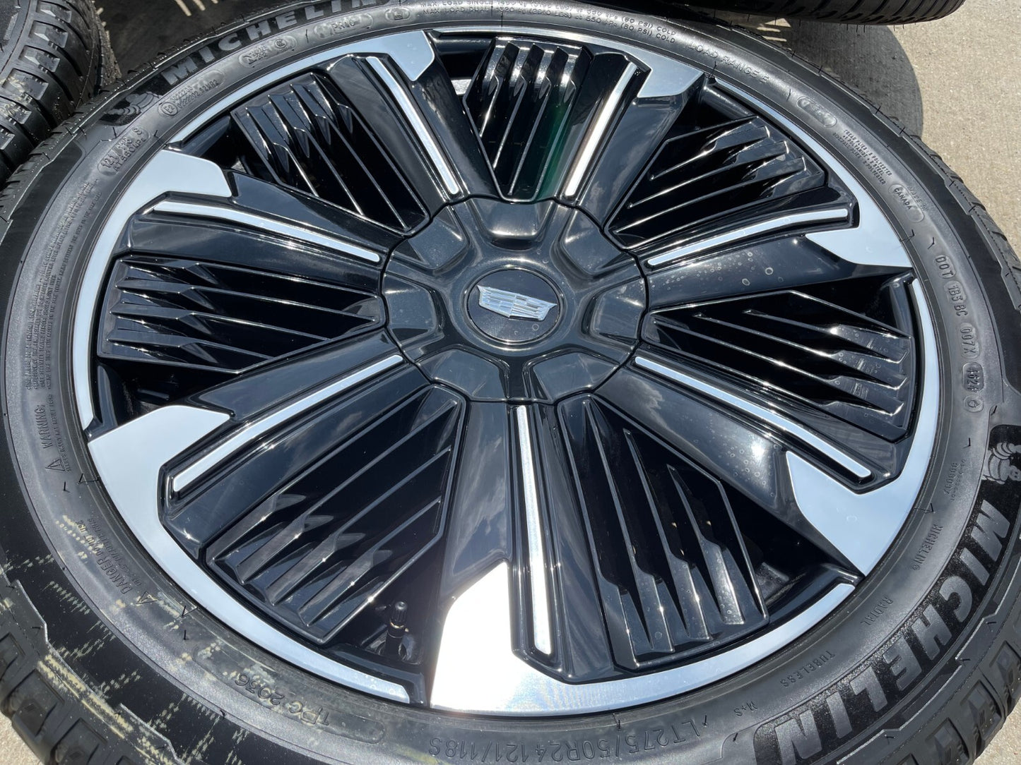 24" Cadillac Escalade IQ PLATINUM EV OEM 8x165 wheels rims Hummer 2500 2025 NEW