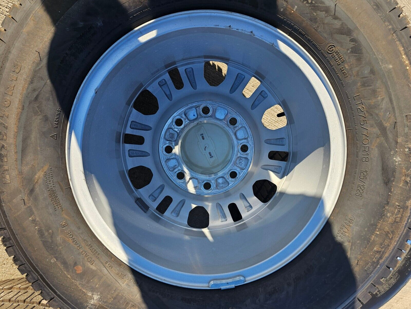 18" Chevy Silverado 2500 3500 OEM 5959 wheels rims MICHELIN 2023 2024 2025 NEW