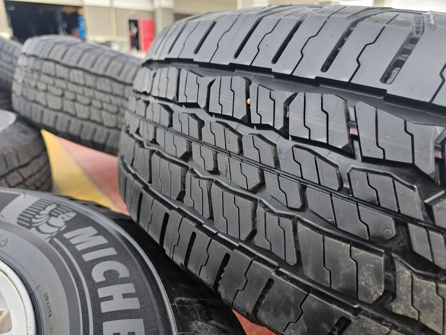 18" Ford F-150 Expedition OEM 3559 rims wheels tires NEW MICHELIN