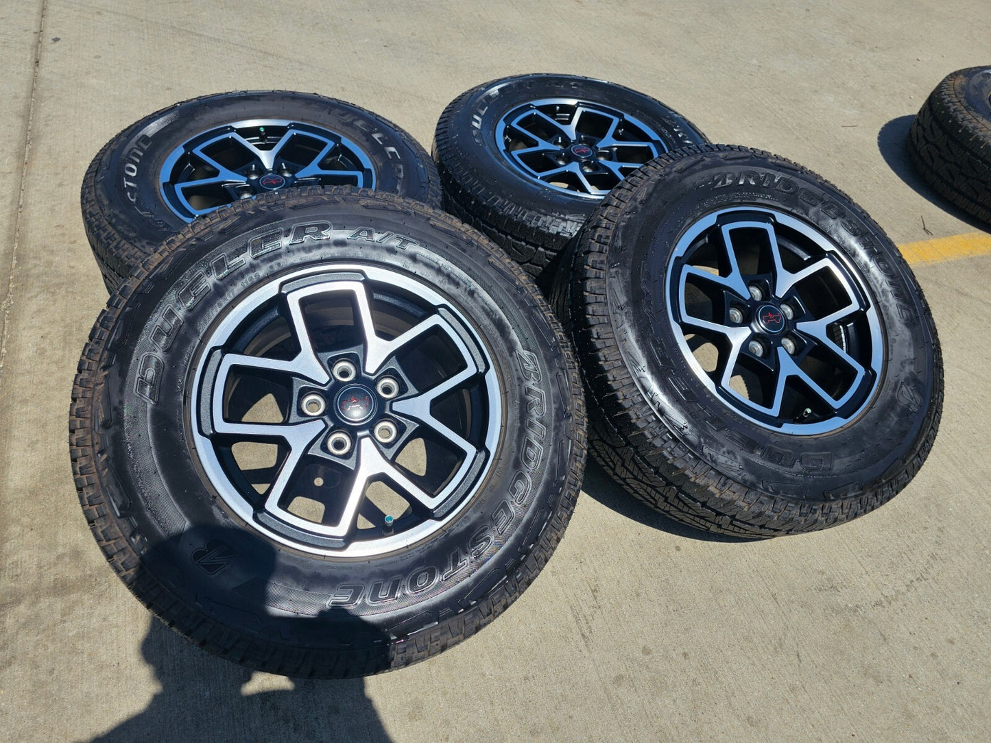 17" Jeep Wrangler Rubicon OEM wheels rims Gladiator tires A/T 2024 2025 NEW
