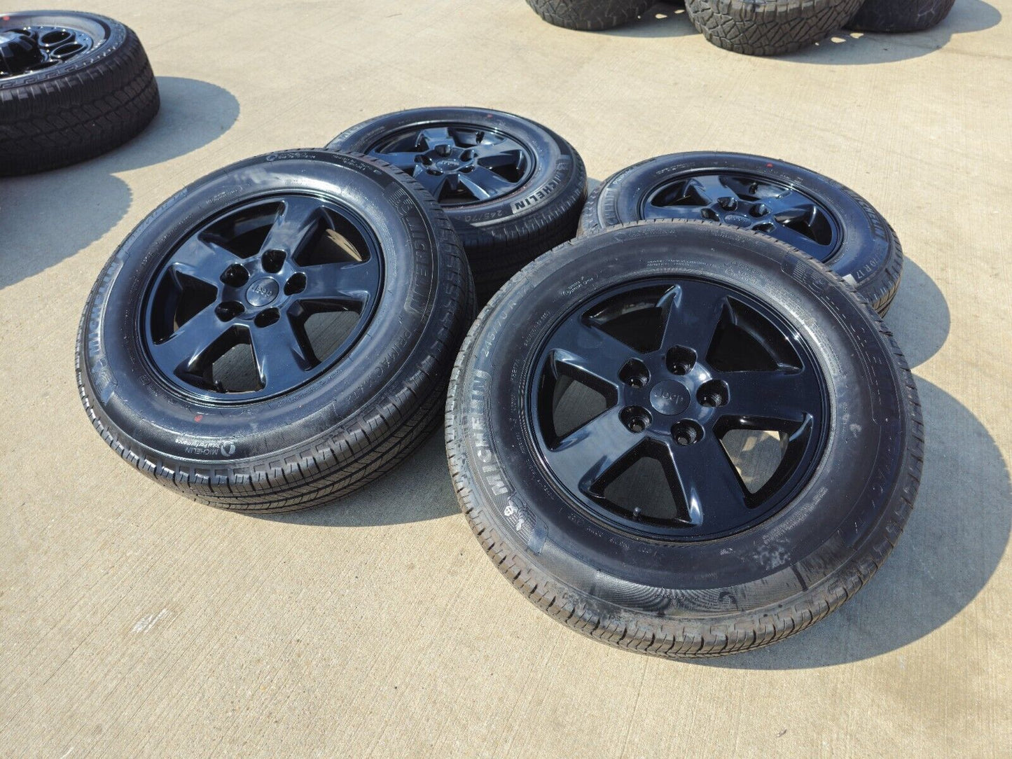 17" Jeep Grand Cherokee OEM wheels rims 9104 tires black NEW