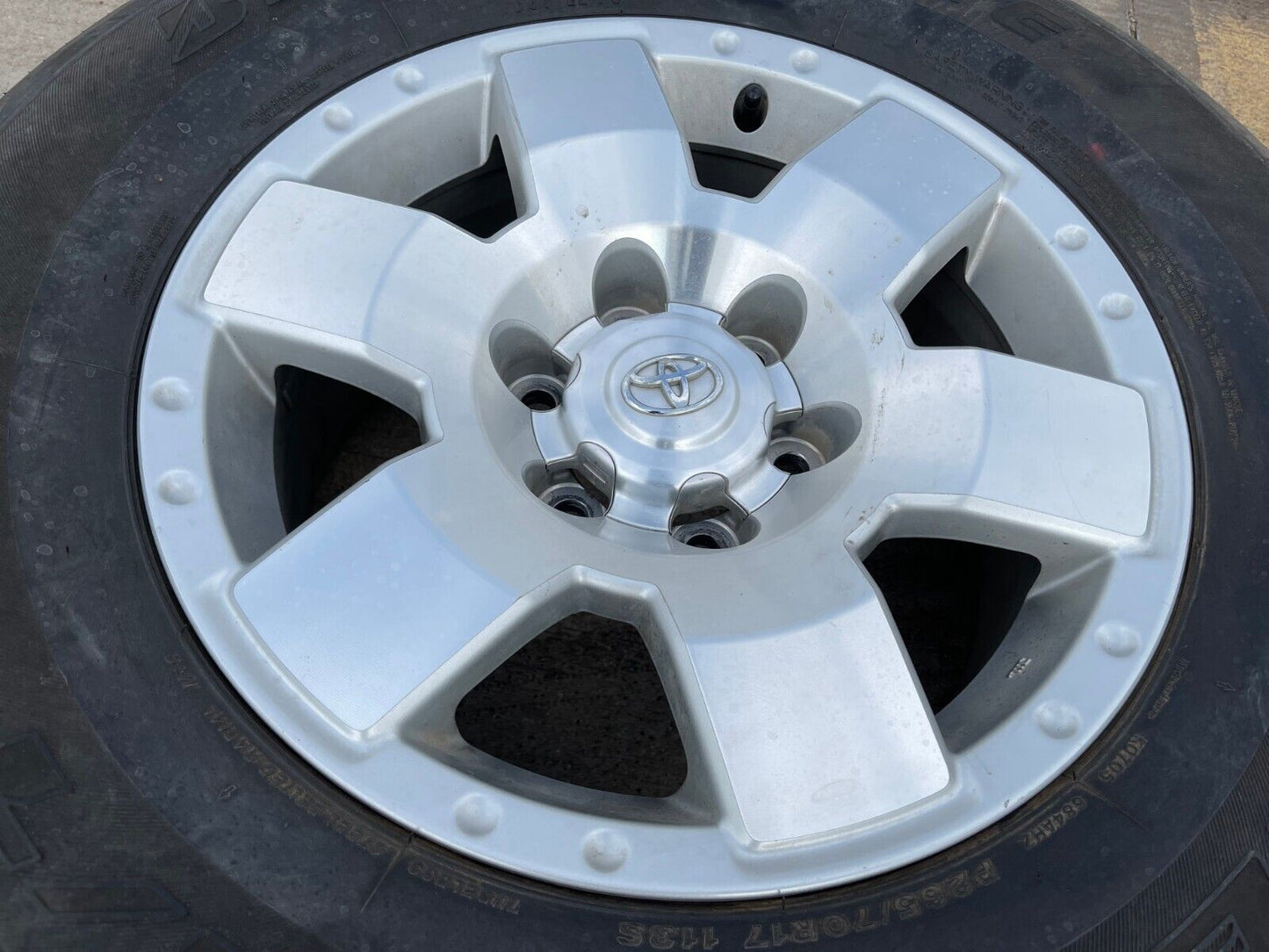 17" Toyota FJ Cruiser Tacoma 4Runner OEM wheel rim 69503 spare