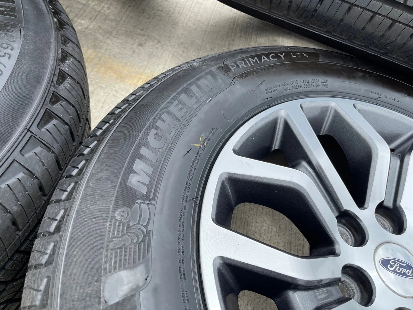 18" Ford F-150 Lariat OEM rims wheels 10342 tires NEW MICHELIN