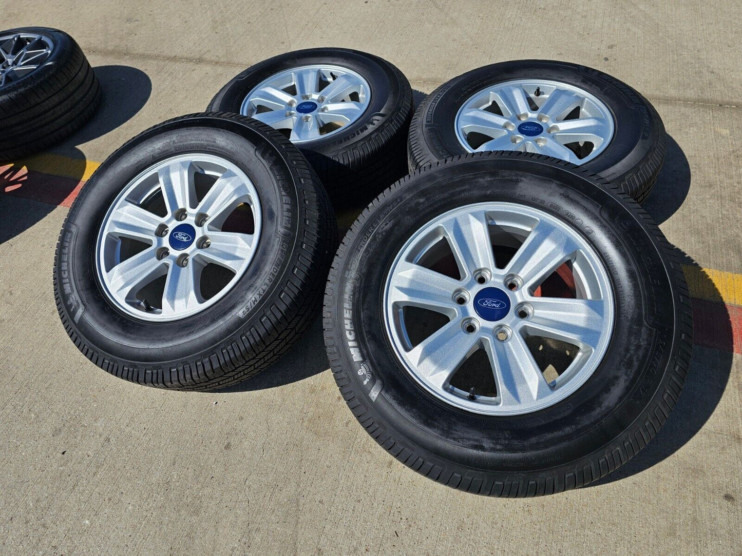 17" Ford F-150 Expedition OEM 3995 rims wheels tires MICHELIN