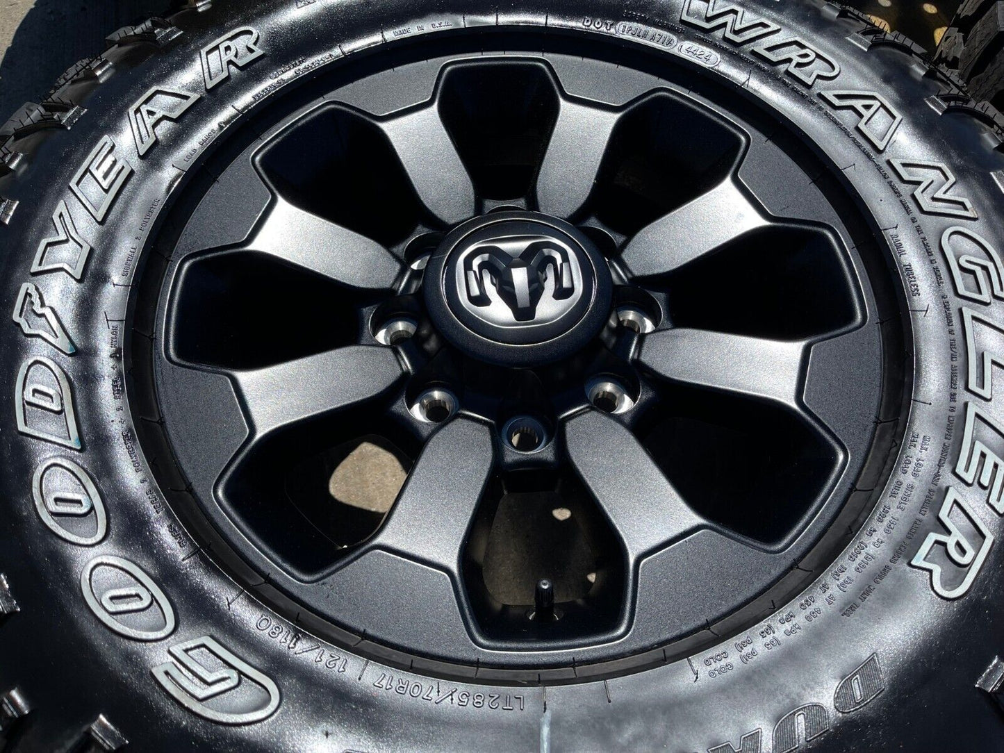 17" Ram 2500 3500 Laramie Power Wagon OEM wheels rims 2599 tires 2024 2025 NEW