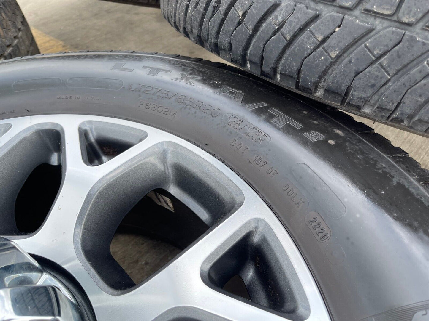 20" Ford F-250 F-350 OEM Lariat wheels rims 10292 tires MICHELIN