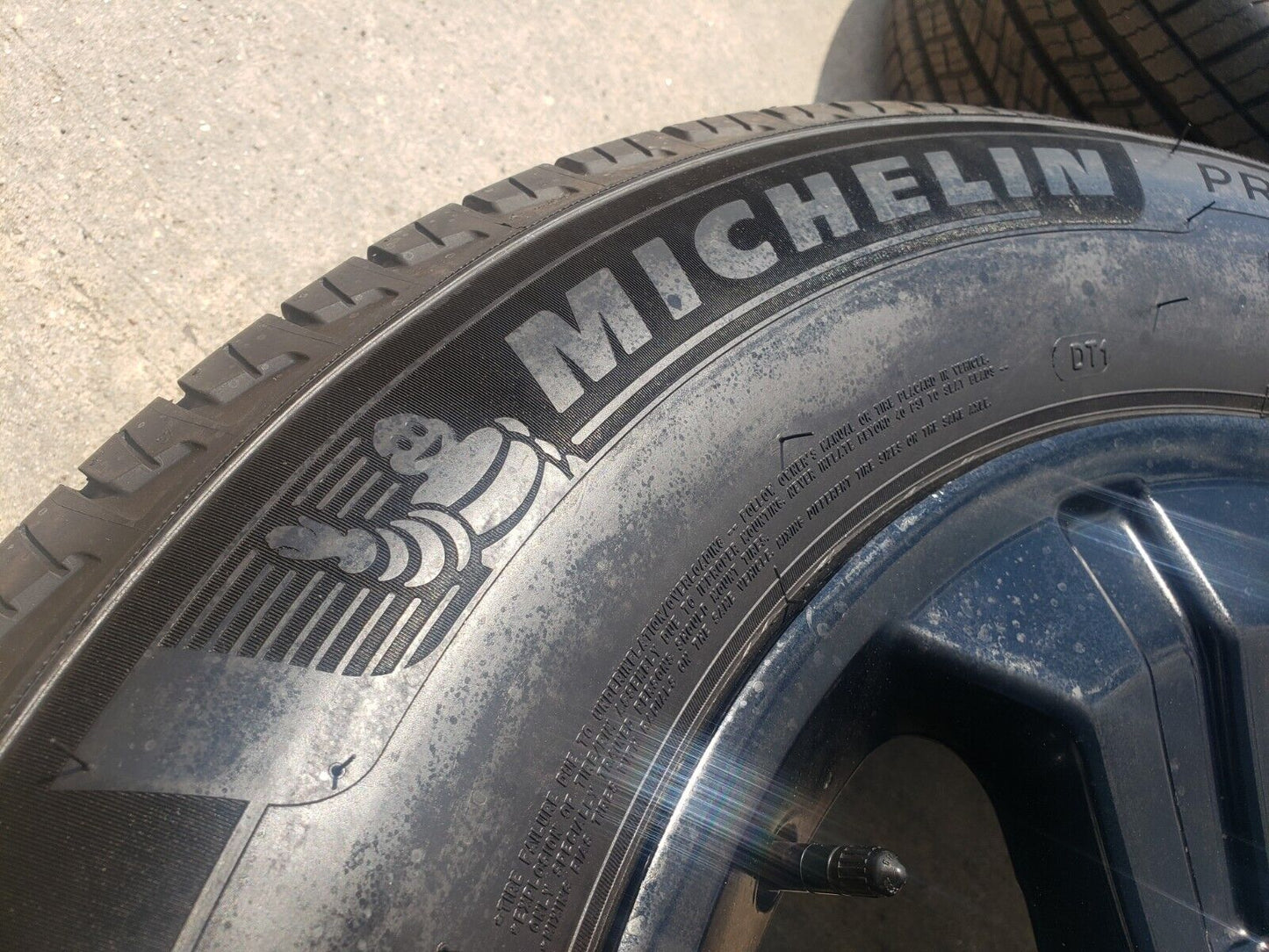 18" Chevy Tahoe Suburban Z71 OEM 5647 5753 wheels MICHELIN tires Silverado NEW