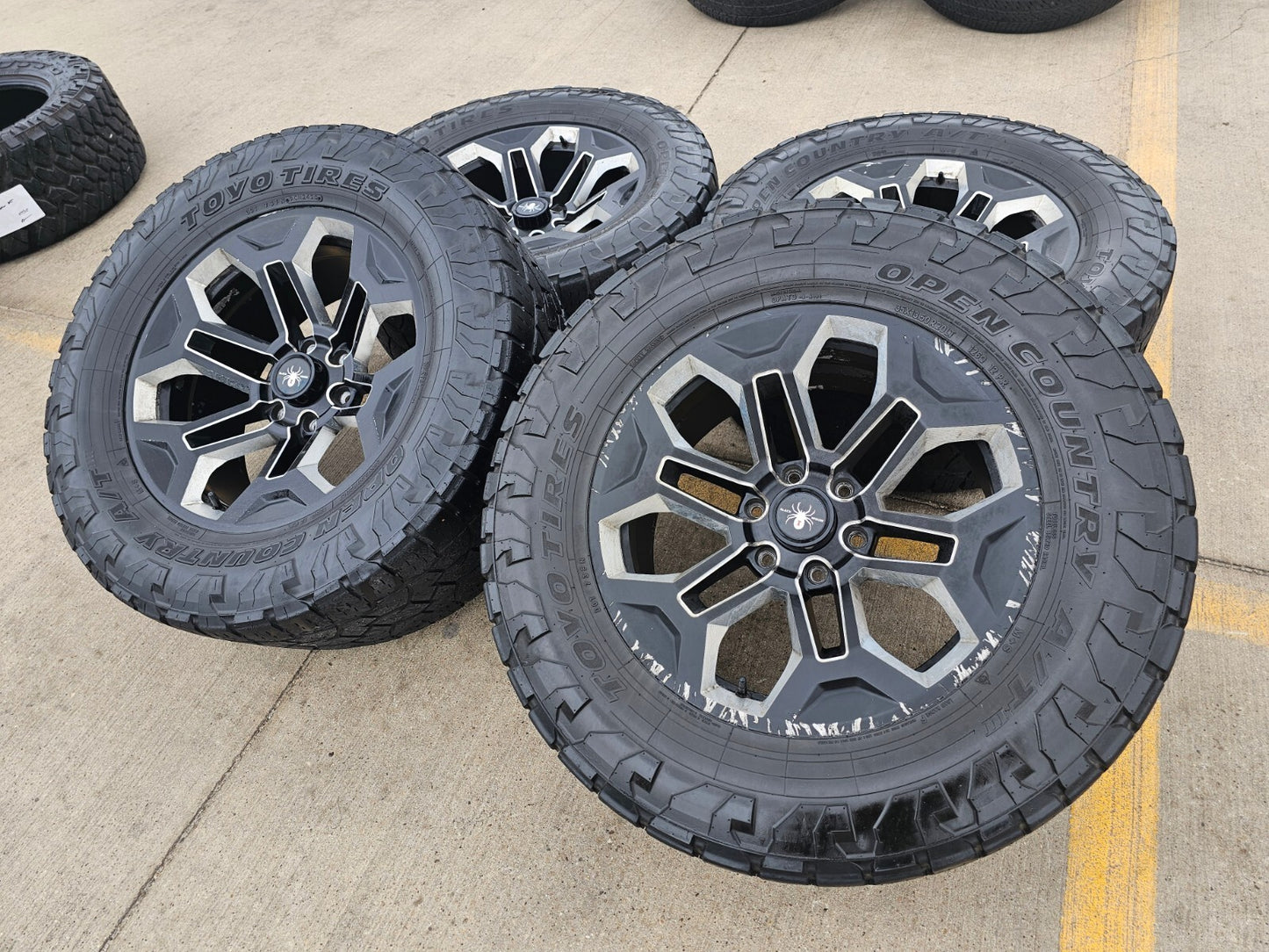20" 20x9 Black Widow Chevy Silverado Tahoe OEM GMC Sierra wheels rims 35" TOYO
