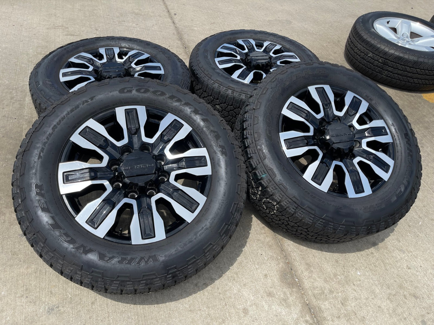 20" GMC Sierra DENALI 2500 3500 OEM wheels rims 5958 Chevy Silverado