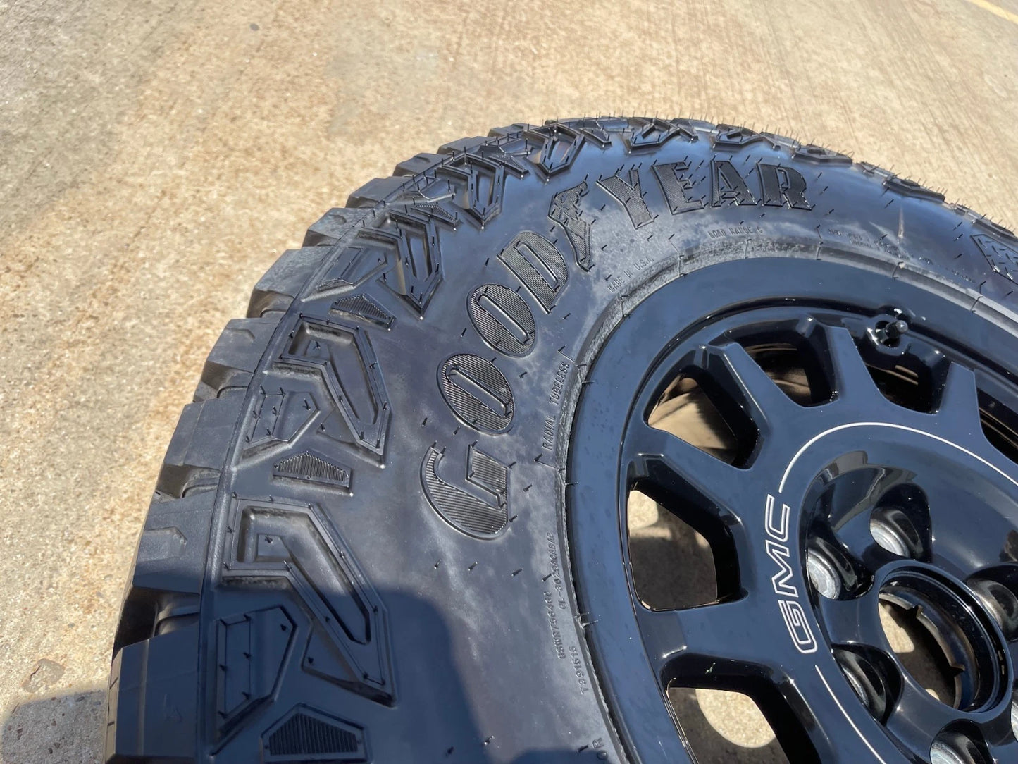 (1) 18" AEV SALTA GMC Sierra AT4X Chevy Silverado OEM rim wheel 2024 2025 NEW