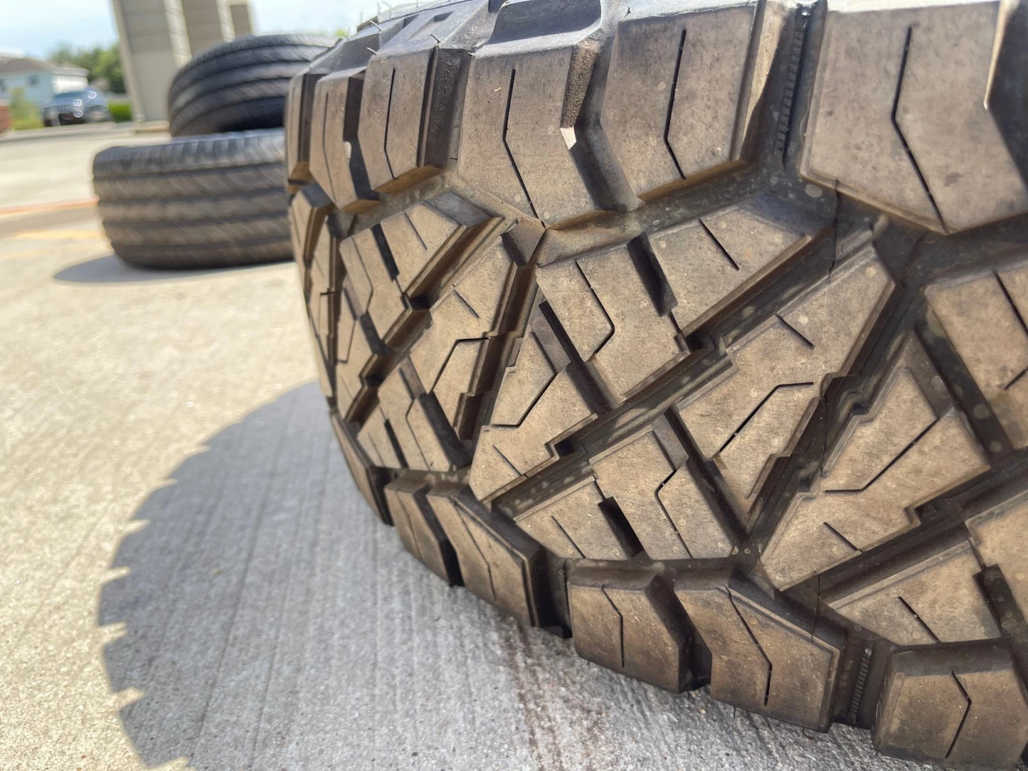 (1) 295/70/18 Nitto Ridge Grappler R/T tire 126Q E LT 10 PLY