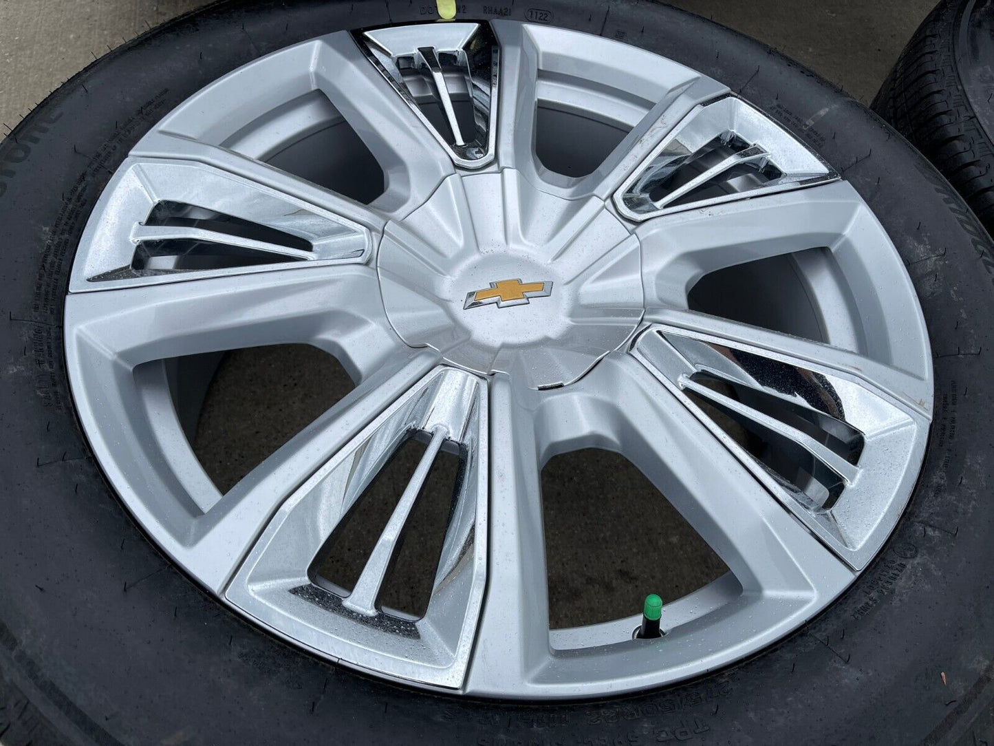 22" Chevy Tahoe RST OEM wheels rims 96951 Silverado Suburban 2023 2024 2025 NEW