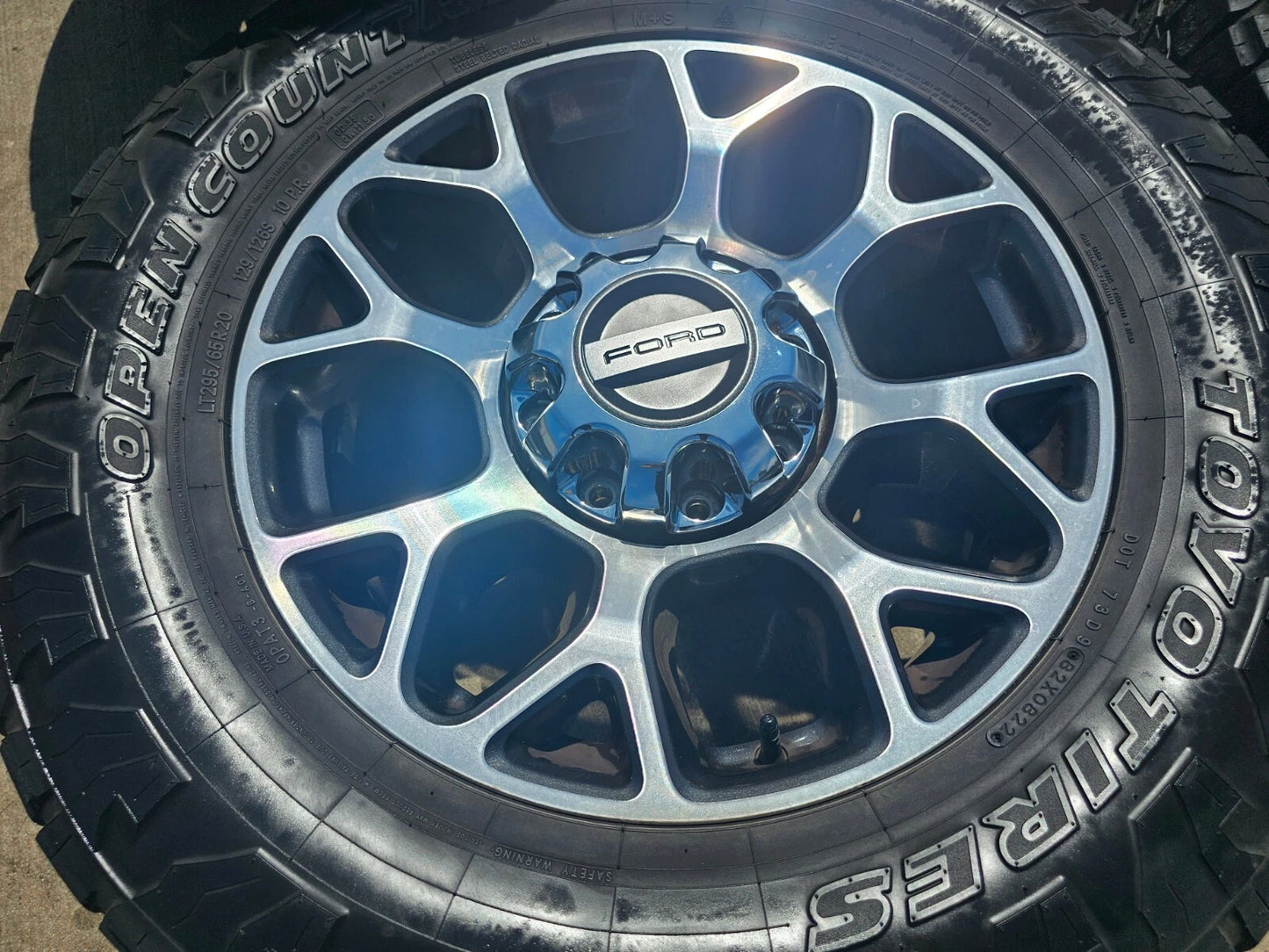 20" Ford F-250 F-350 OEM Lariat wheels rims 10292 tires TOYO 35"