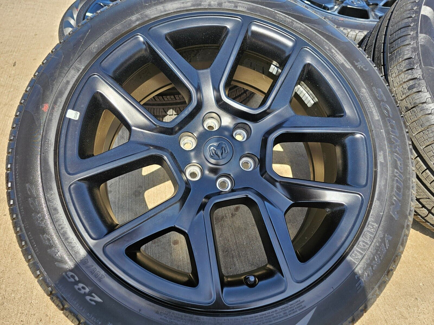 22" Dodge Ram 1500 OEM LIMITED Laramie 2725 2684 wheels rims black 2024 2025 NEW