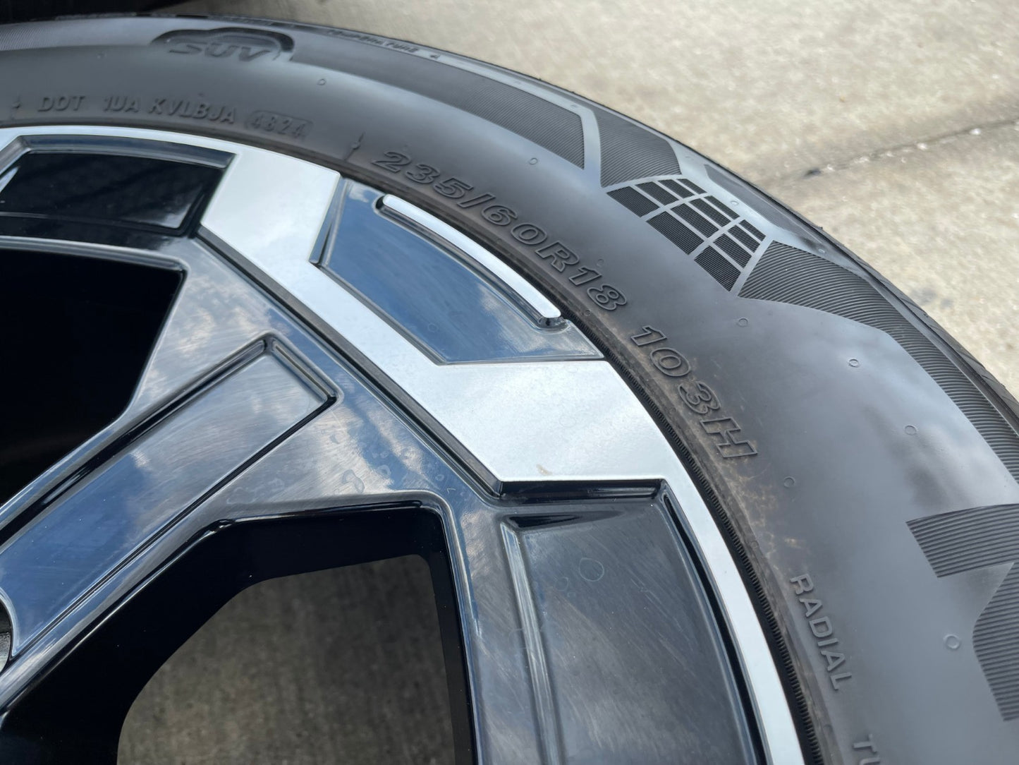 18" Hyundai Santa Fe Cruz OEM wheels rims 52910 Black 2023 2024 2025 2026