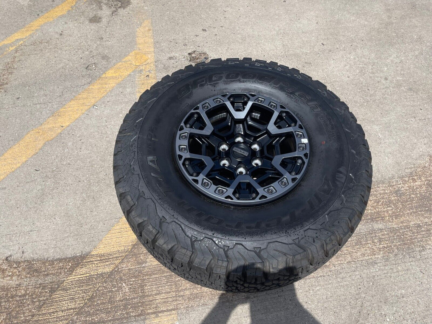 17" Ford F-150 Raptor R OEM BEADLOCK rim wheel 37" tire spare 2024 2025 NEW