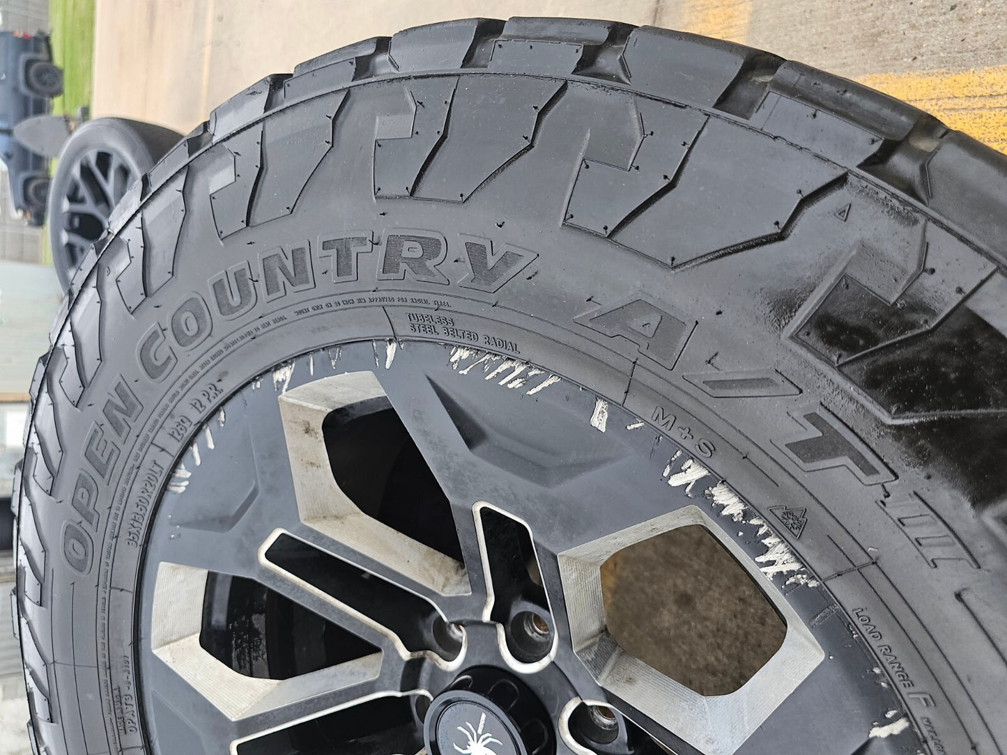 20" 20x9 Black Widow Chevy Silverado Tahoe OEM GMC Sierra wheels rims 35" TOYO