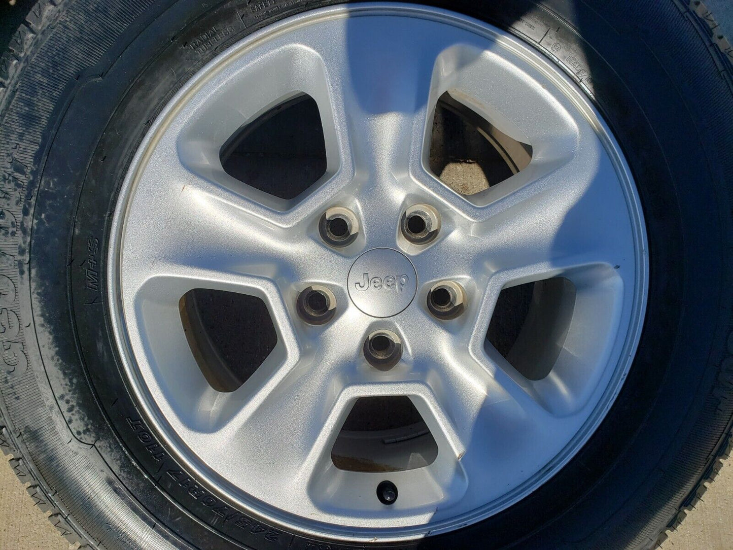 17" Jeep Grand Cherokee OEM wheels rims 9135 tires