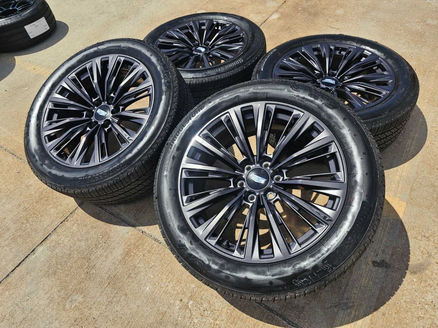 22" Cadillac Escalade V V600 Platinum OEM ORIGINAL wheels rims 2025 2026 NEW