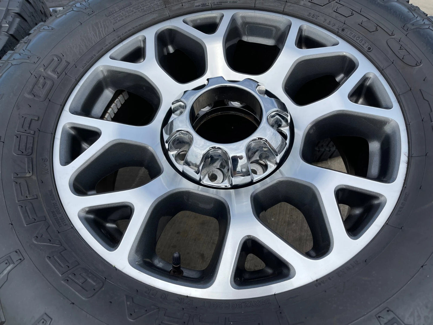 20" Ford F-250 F-350 OEM Lariat wheels rims 10292 tires NITTO 35"