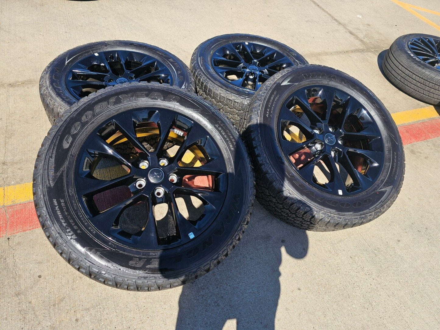 20" Jeep Wrangler OEM Black wheels rims 96902 9262 Gladiator tires