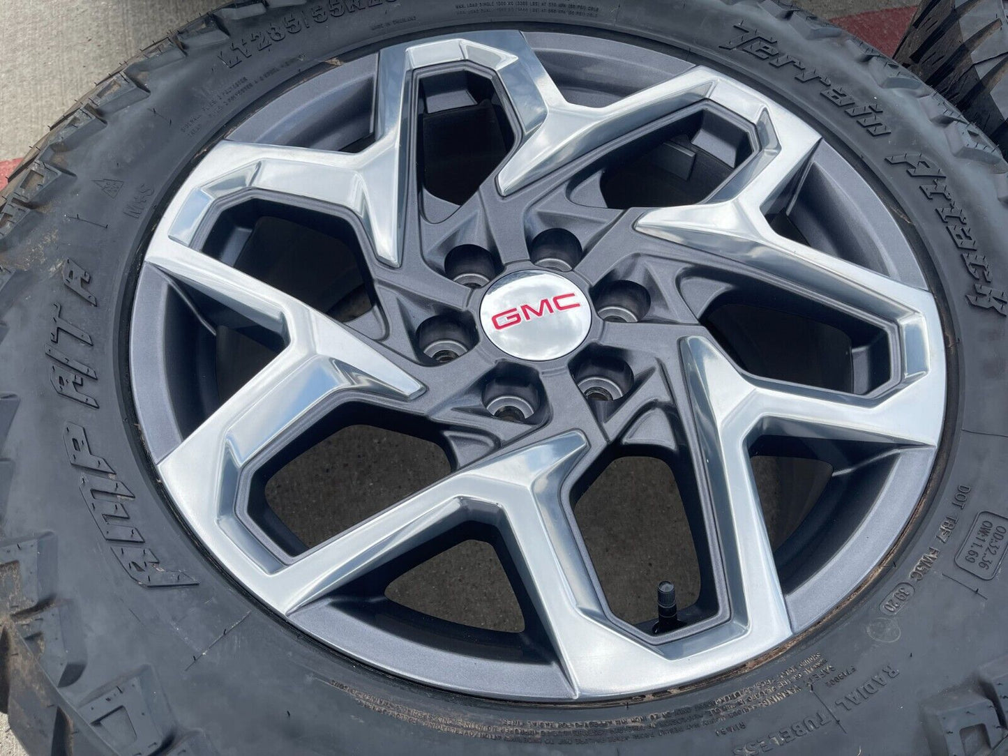 20" GMC Sierra Yukon AT4 Tahoe Silverado OEM wheels rims tires 2022 2023 2024