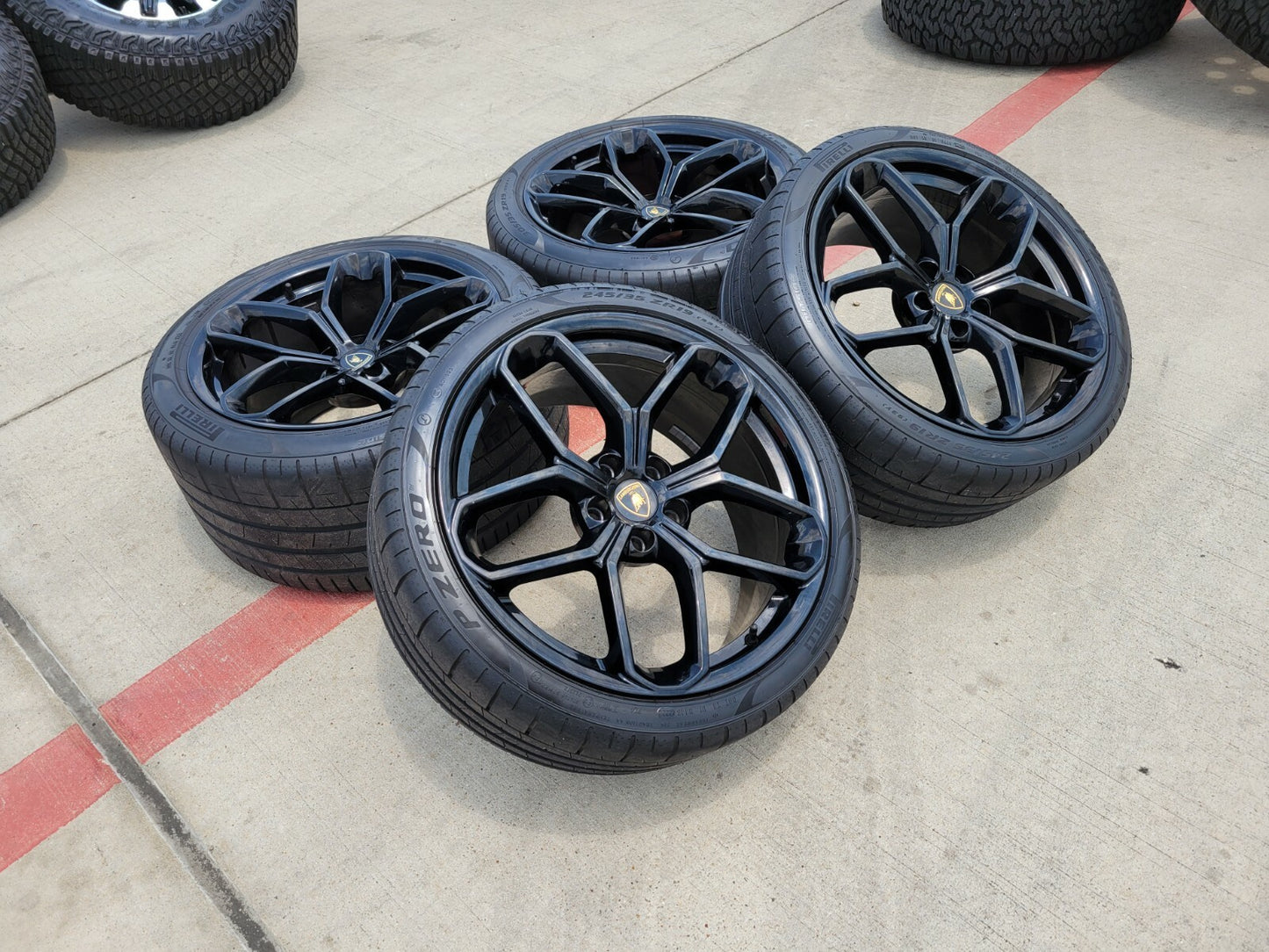19" Lamborghini Huracan LP580 OEM wheels rims tires OE Kari