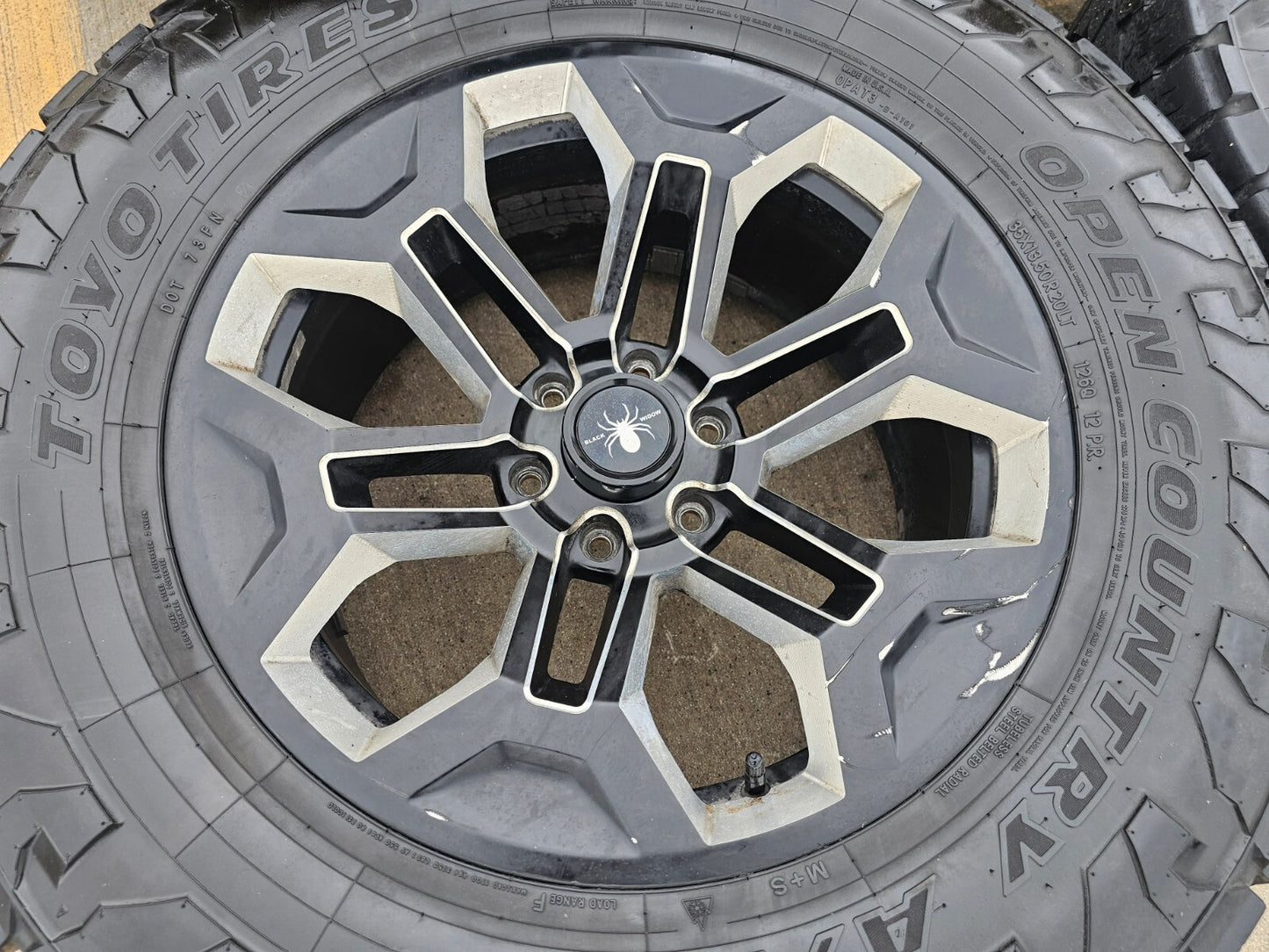 20" 20x9 Black Widow Chevy Silverado Tahoe OEM GMC Sierra wheels rims 35" TOYO