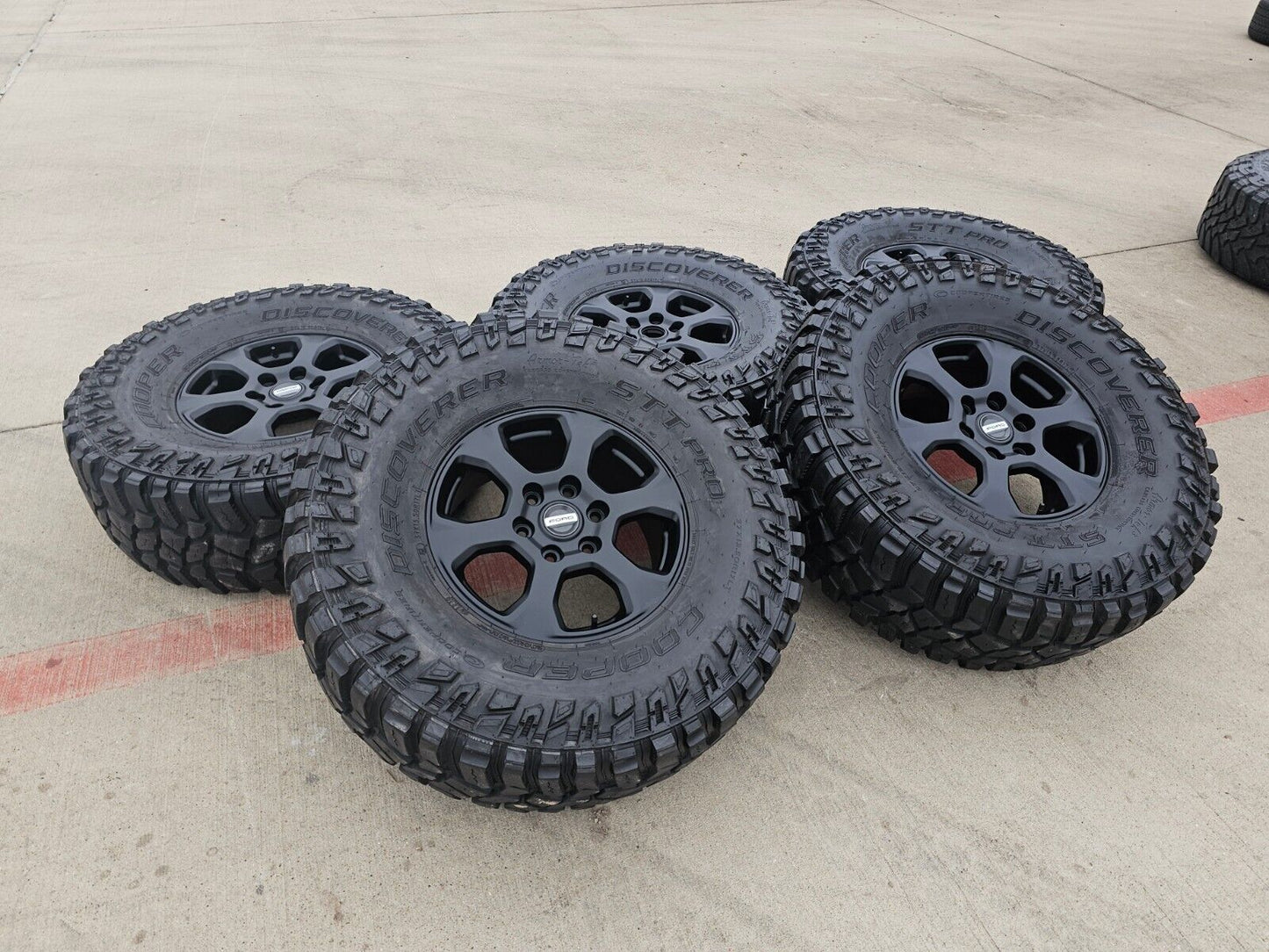 17" Ford Bronco SASQUACH wheels rims 10384 Ranger COOPER STT PRO 37"