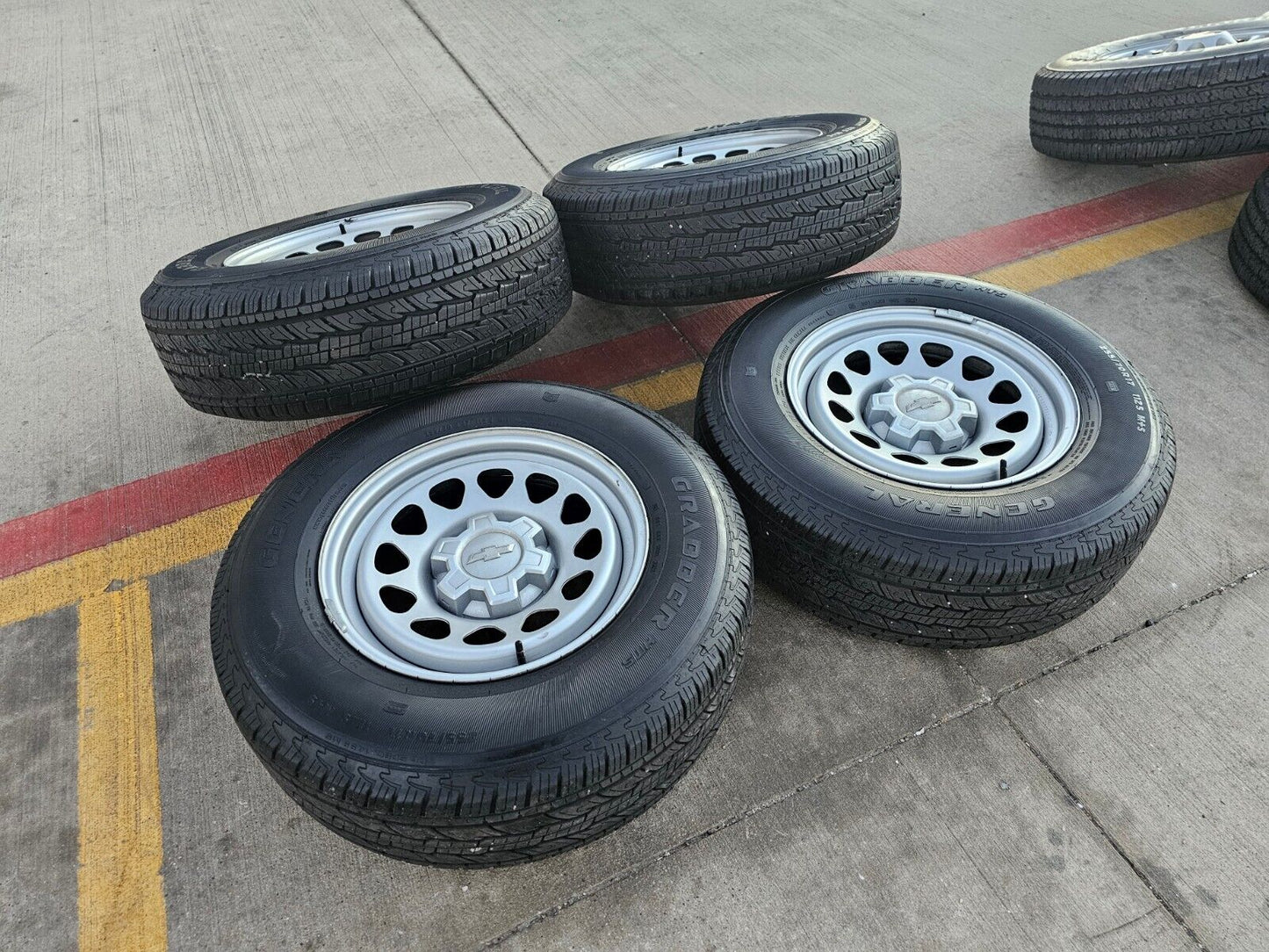 17" Chevy Silverado OEM wheels rims tires Tahoe Colorado 8130 GMC Canyon