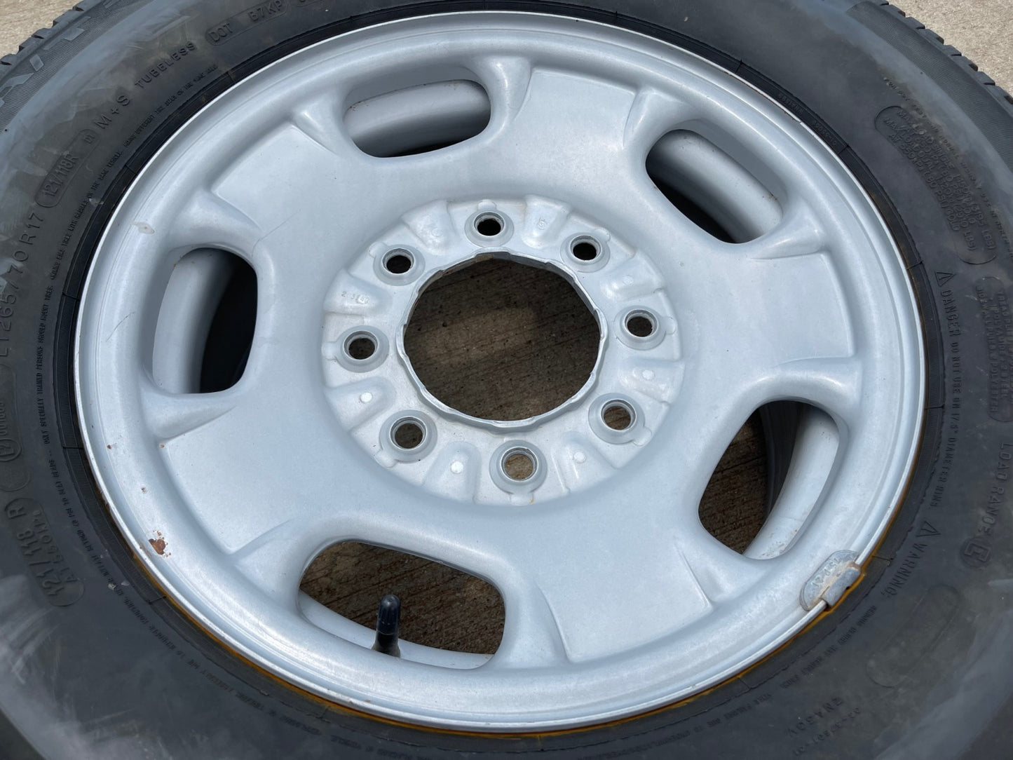 17" Chevy Silverado GMC Sierra 2500 OEM 8095 wheel rim MICHELIN LTX A/T2