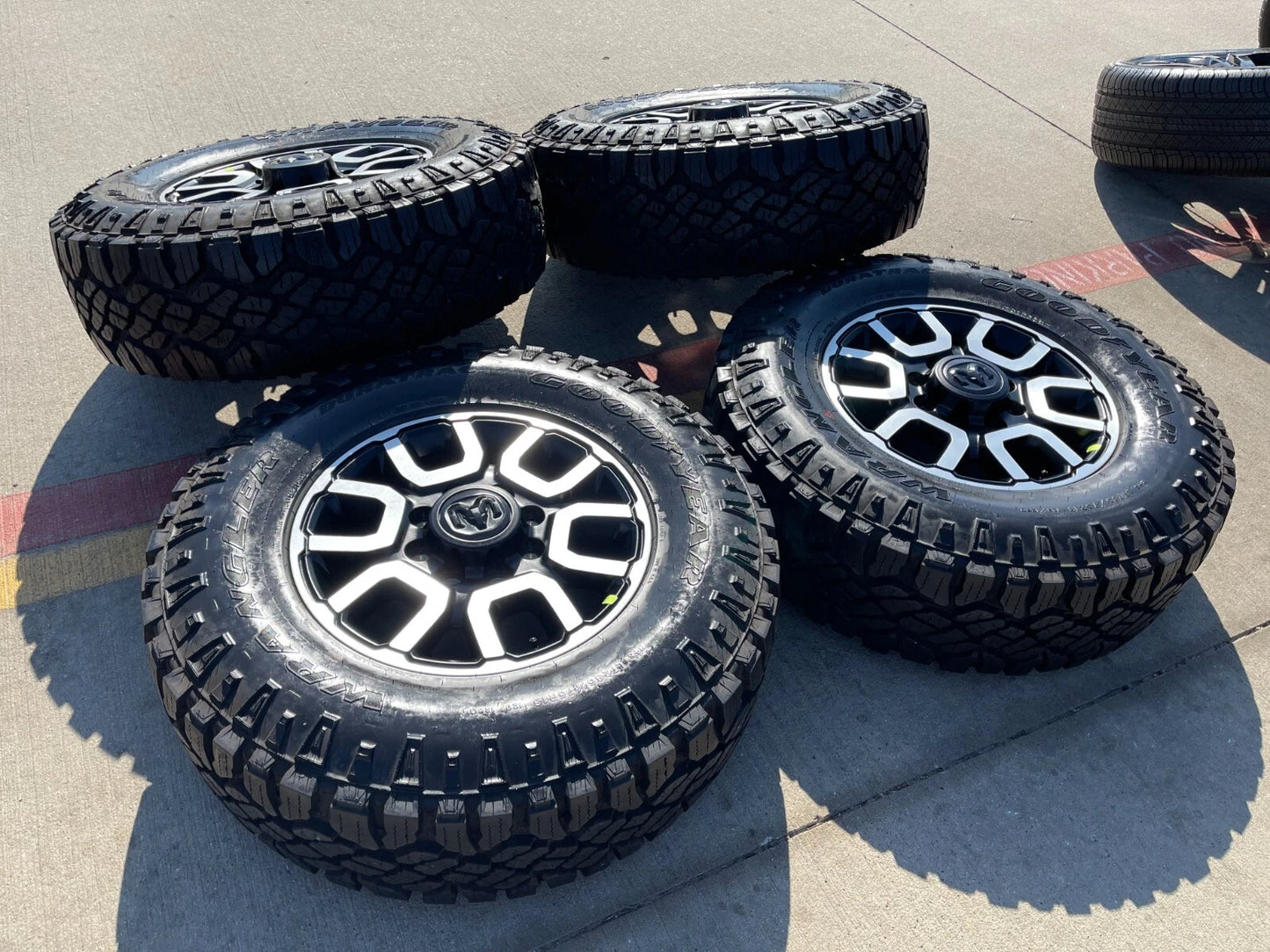 18" Ram 2500 3500 LARAMIE OEM wheels rims 2694 tires 35" DURATRAC NEW