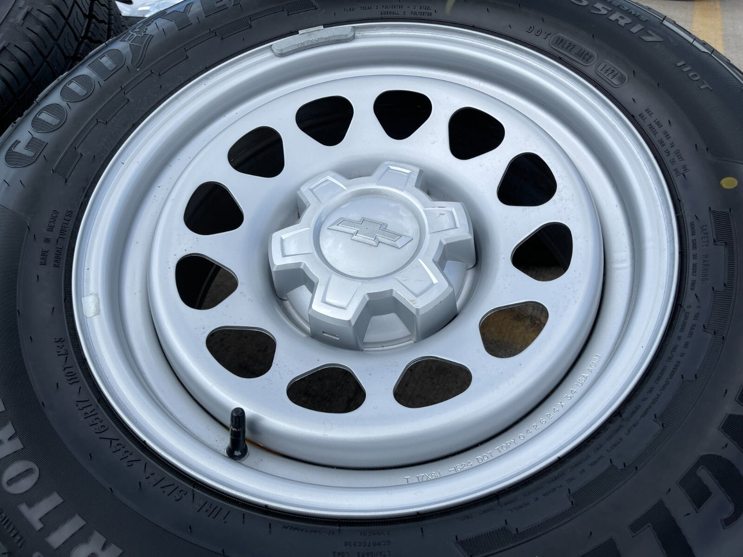 17" Chevy Colorado OEM wheels rims Silverado Suburban 8130 Canyon 2024 2025 NEW