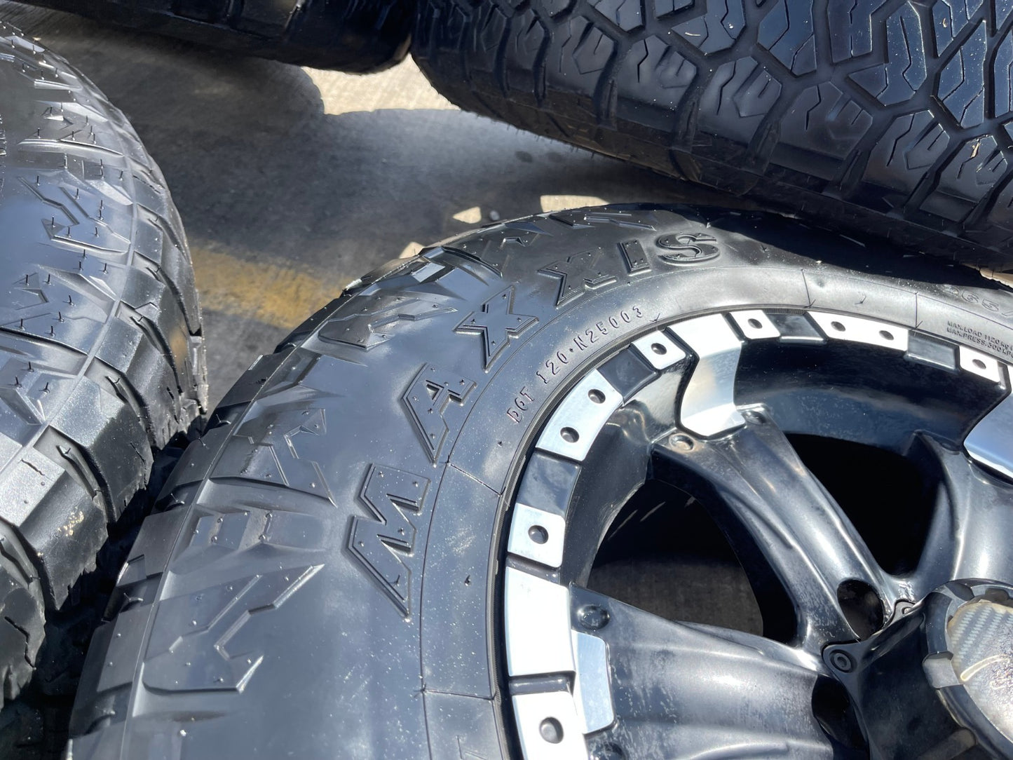 17" 17x8.5 MB Chaos Ford Expedition F-150 6x135 wheels rims tires