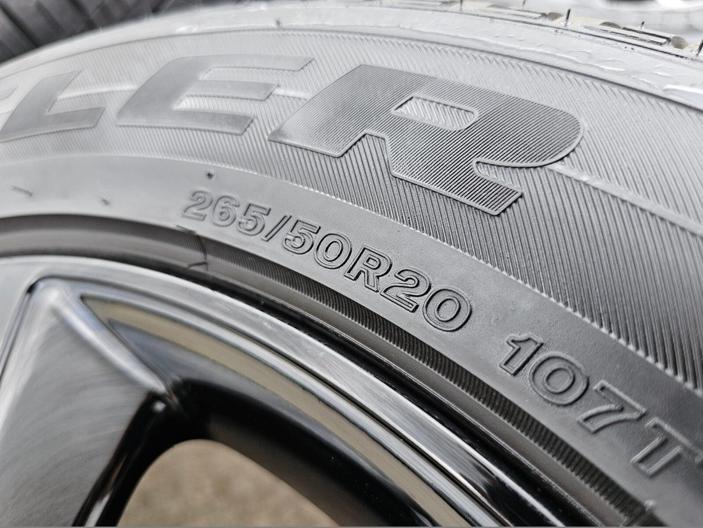 20" Jeep Grand Cherokee L OEM wheels rims 2393