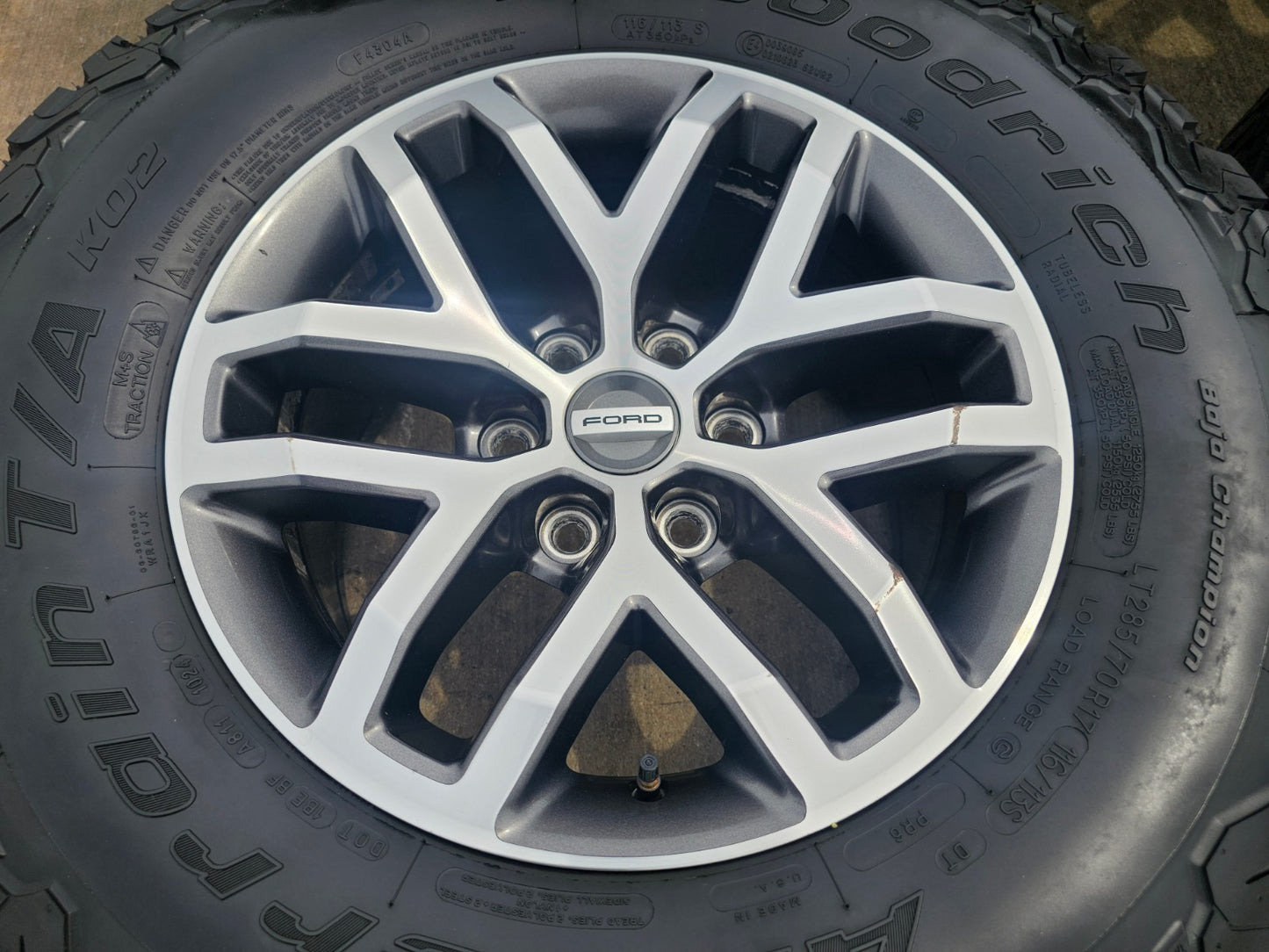 17" Ford F-150 Raptor OEM 10115 rims wheels tires BFG KO2 A/T 33"