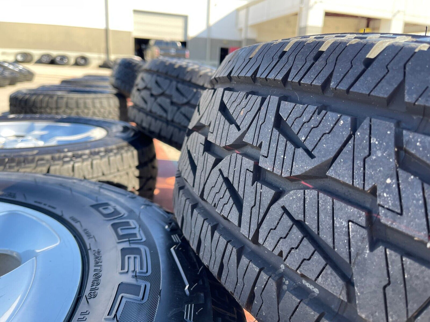 18" Jeep Wrangler Sahara OEM wheels rims 9119 NEW A/T tires