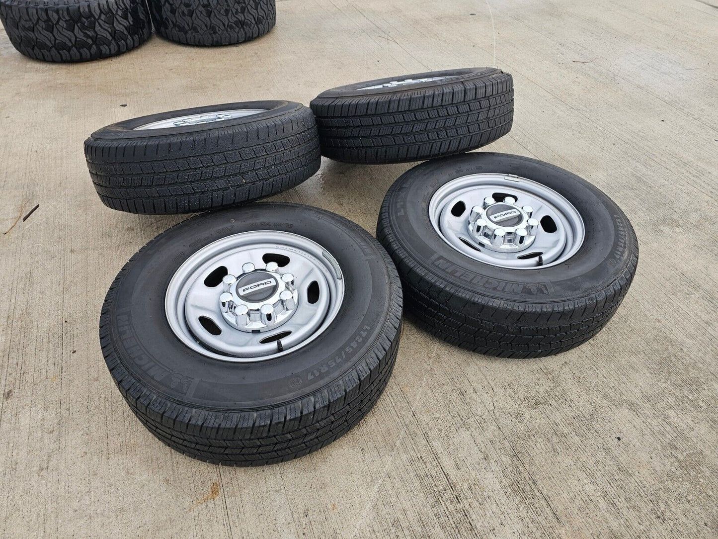 17" Ford F-250 F-350 OEM 3828 wheels rims tires MICHELIN 2021 2022 2023 2024
