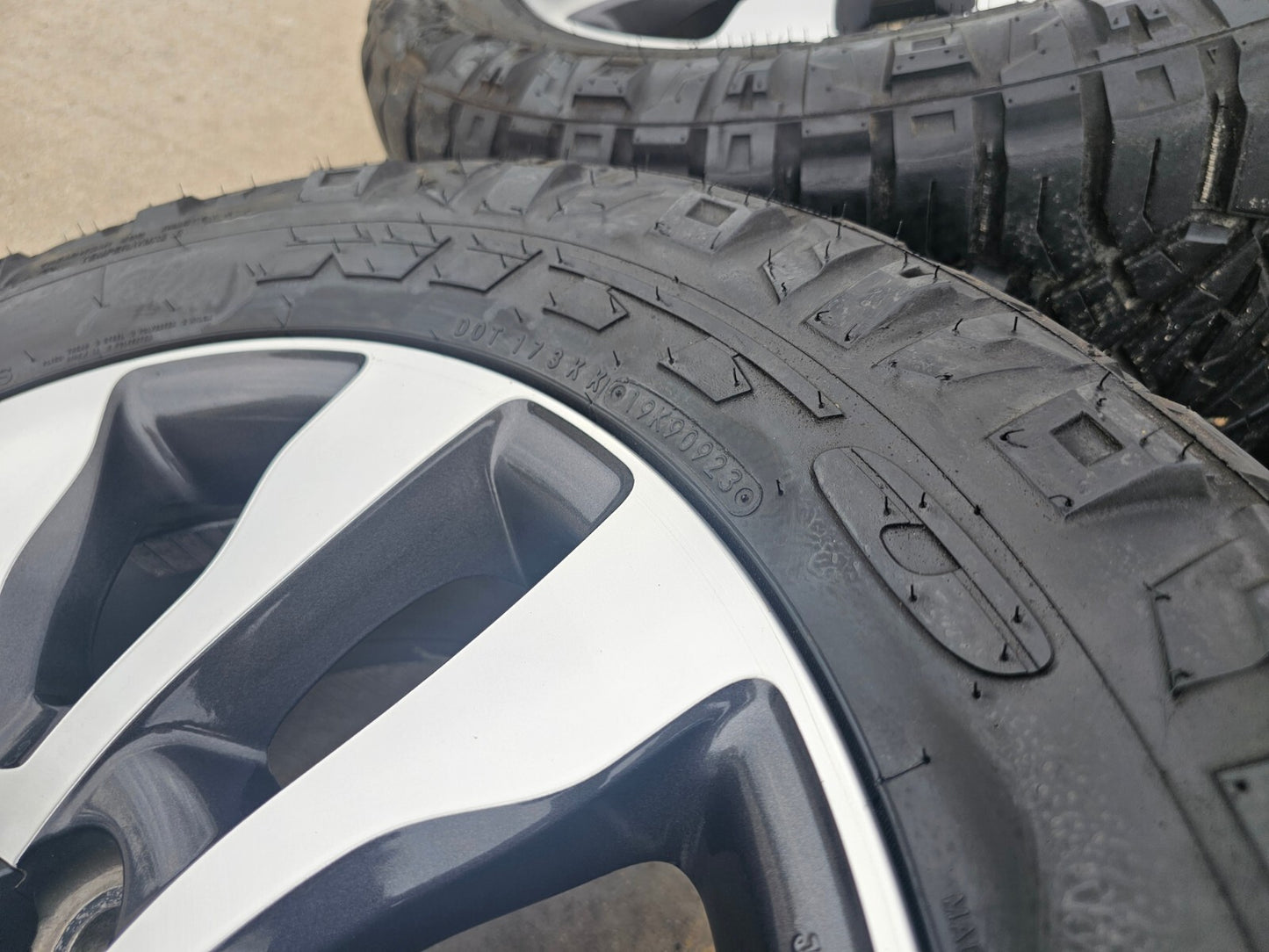 20" Toyota Tundra Sequoia Platinum OEM 5x150 wheels rims 69533 NITTO