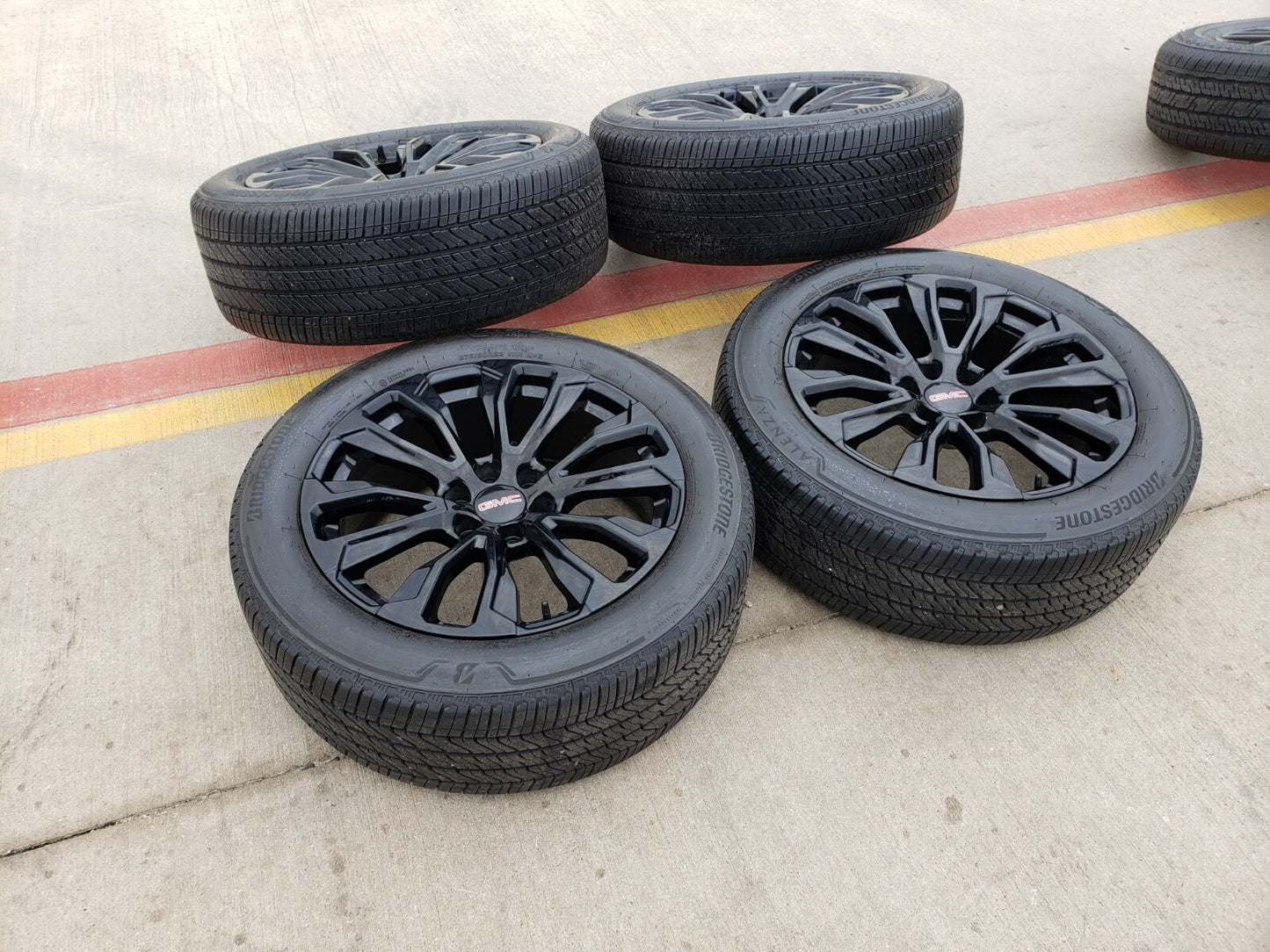 22" GMC Yukon Sierra Chevy Tahoe Silverado OEM wheels rims tires 97000 14025