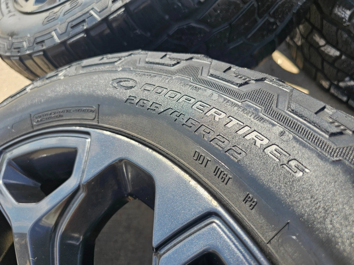 22" Dodge Ram 1500 OEM Laramie wheels LIMITED Gray 2685 2727 tires